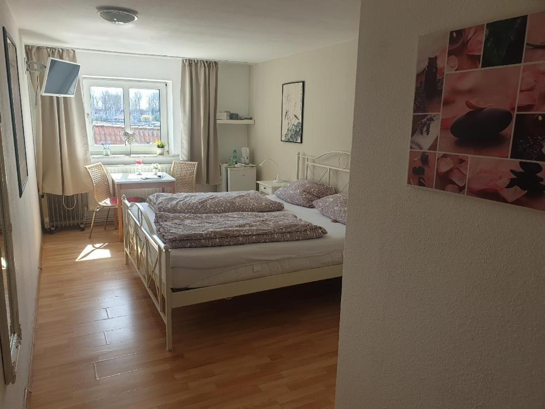 ליבק Rooming24, Kleine Pension מראה חיצוני תמונה