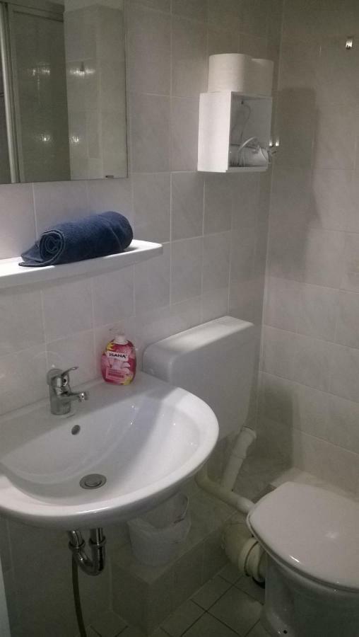 ליבק Rooming24, Kleine Pension מראה חיצוני תמונה